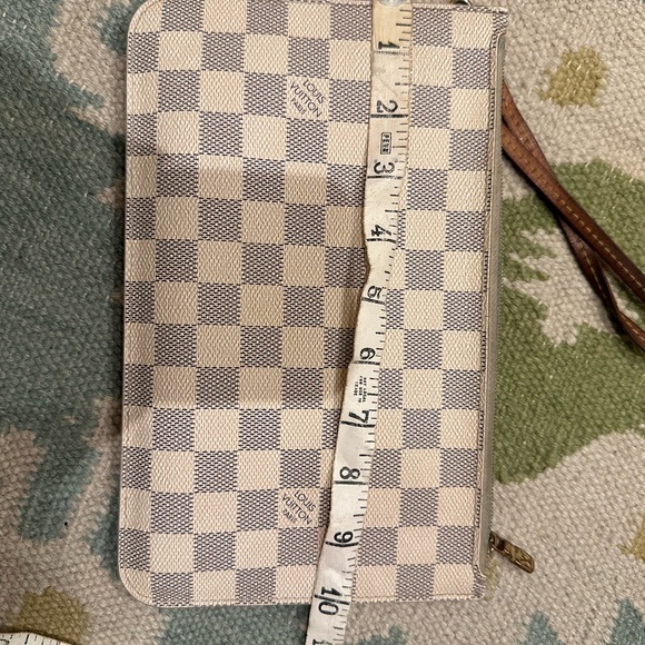 Authentic Louis Vuitton neverfull pouch wristlet - Picture 6 of 8